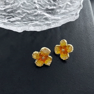 Elegant S925 silver orange flower stud earrings with a stylish floral gradient design