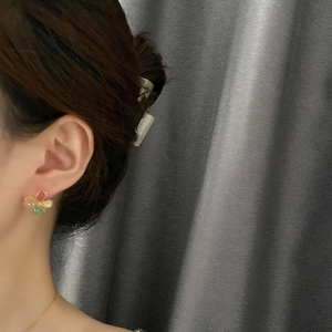 Retro colorful floral beaded earrings with pink and yellow stones for an elegant summer look