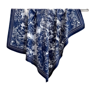 90cm Seidenvierecktuch mit blau-weißem Dschungel-Leoparden- und Palmenmuster-Print