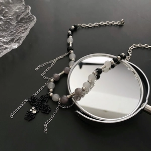 Collier Pendentif Croix Gothique Avec Relief Rose Alliage Strass Et Perles En Acier Titane Bijoux Noirs Vintage Pour Femmes