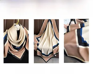 Vue macro de la texture du foulard en soie montrant le motif géométrique et le tissage sergé