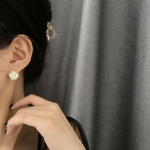 Elegant gold round stud earrings with white mother-of-pearl, crystal B, and micro-pavé stones