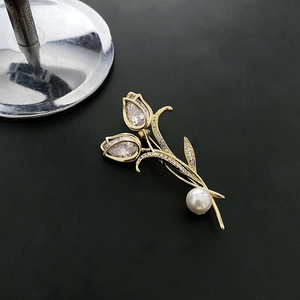 Broche Fleur Tulipe Élégante En Métal Doré Avec Épingle En Cristal De Zircon Et Künstliche Perle Accessoire Pour Costume Pull Femme
