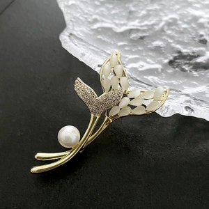 Broche Queue De Poisson Élégante Cuivre Künstliche Perle Opale Zircon Corsage Bijoux Pour Femmes Accessoires De Costume