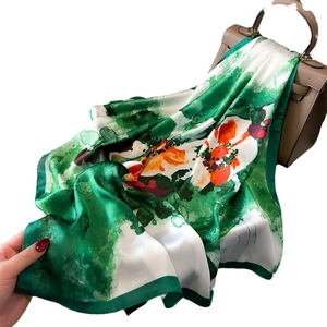 Carré en soie style peinture à l'huile avec graffiti floral vert émeraude et ivoire