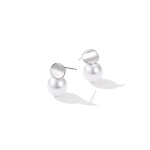 Elegant 925 silver pearl stud earrings with polished geometric discs and glossy finish