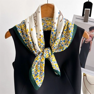 Foulard Carré Floral En Fausse Satin Cou Tête Fichu Imprimé Calèche Rétro Élégant Twill Satin Enveloppe Pour Femmes