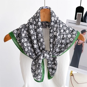 Women Floral Print Square Scarf Satin-Like Satin Finish Lightweight Neck Scarf Headwrap Bandana Elegant Versatile Fashion Accessory