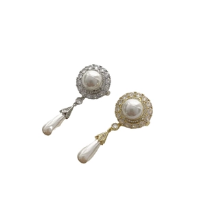 Vintage Perlenohrringe mit Kristall-Halo und Wassertropfen-Anhängern im Retro-Stil
