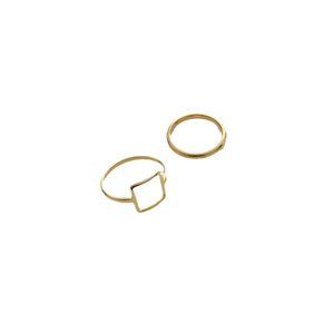 Set of two gold-plated square geometric and thin bands rings on white background