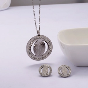 Ensemble de bijoux religieux avec pendentif Guadalupe rotatif et zircons brillants