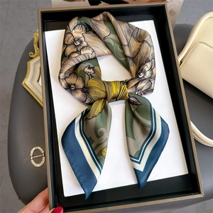 Foulard Carré À Imprimé Floral En Satin De Satin Artificielle Bandeau Tour De Cou Léger Pour Femmes Châle Rétro Élégant