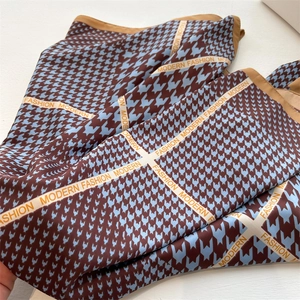 Sciarpa di seta pied-de-poule marrone e blu con dettaglio nastro Fashion Modern