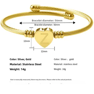 Détail du bracelet coeur de 56mm de diamètre avec gravure de la lettre Z dorée