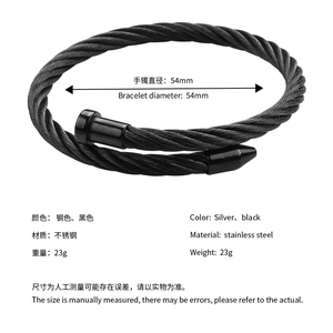 Détail du bracelet en fil d'acier noir 54mm avec mesures de poids de 23g