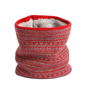 Scaldacollo in maglia Fair Isle spessa con motivi rossi e fodera in pile calda invernale