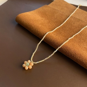 Exquis collier de perles fait main avec pendentif fleur coloré, cadeau pour femme