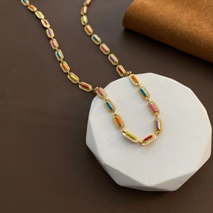 Colorful enamel link necklace in titanium steel with a minimalist geometric design