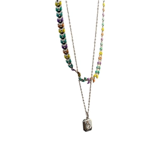 Collier double couche en acier titane avec maillons émail colorés et pendentif zircon