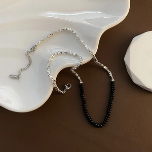Collana Girocollo Spliced Acciaio Inossidabile Perline Nere Catena Clavicola Asimmetrica Gioielli Minimalisti Donna