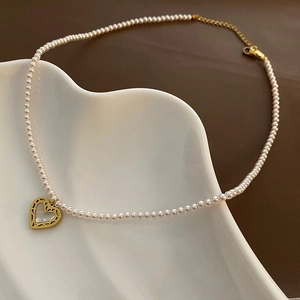 Heart Pendant Necklace With Pink Shell Artificial Pearl Inlaid Titanium Steel Gold Plated Vintage Clavicle Chain For Women