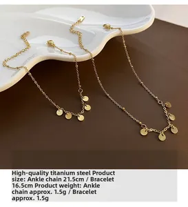 Details von Titanstahl-Fußkettchen und Armband mit runden Anhängern und Maßen