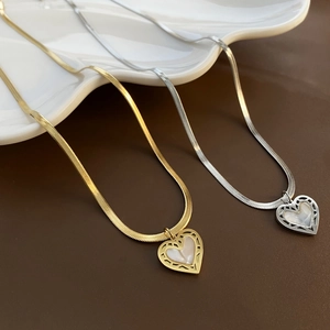 Collier Pendentif Cœur En Acier Inoxydable Avec Incrustation De Nacre Chaîne Serpent Vintage Bijoux Femmes