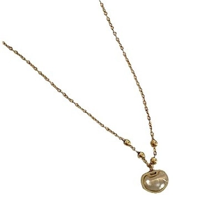 Collier minimaliste avec pendentif grain de café en acier titane doré au style élégant