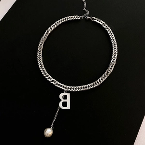 Schicke Edelstahl Halskette Für Damen Dicke Panzerkette Mit Buchstaben B Anhänger Und Künstliche Perlenimitat Mode Schlüsselbein Schmuck