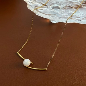 Titanium Steel Artificial Pearl Necklace For Women Elegant Minimalist Curved Bar Pendant Clavicle Chain Jewelry Non-Fading