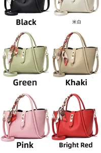 Détail de sacs fourre-tout en cuir en six couleurs avec foulards et fermoirs tournants
