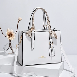 Mode Dames PU Leer Handtas Met Satijn Sjaal Decor Elegante Goud Letters Tote Schoudertas Voor Dagelijks Gebruik