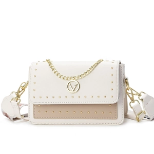Sac bandoulière beige et kaki chic avec clous dorés et large bandoulière géométrique