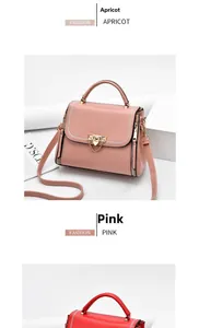 Détail du sac bandoulière rose en similicuir avec serrure en métal et coutures tressées