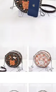 Mini runde Umhängetasche mit Cartoon-Bär-Muster und verstellbarem Metallkettenriemen