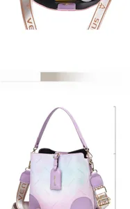 Vue détaillée du sac à main dégradé violet avec imprimé cerisier et bandoulière large