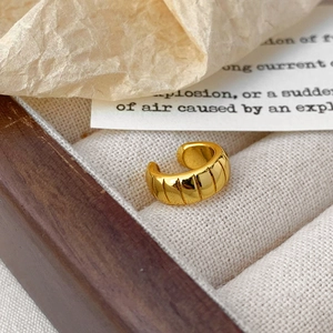 Elegant 18K gold pleated ear cuff with vintage spiral texture in a luxury gift box