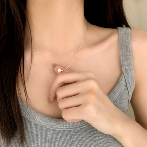 Minimalistische Süßwasserperlen Anhänger Halskette Kupfer Versilbert Geometrische Schlüsselbeinkette Für Damen Elegant