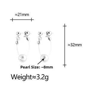 Detail view of Swarovski Pearl silver drop earring with 32mm height and 3.2g weight