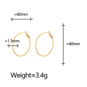 Detailed view of 40mm matte gold hoop earrings with dimensions and weight specifications