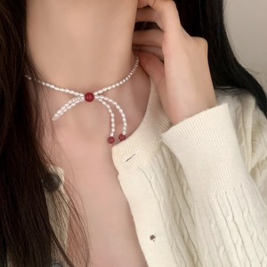 Élégant Collier Künstliche Perle Nœud Papillon Cuivre Plaqué Or 14K Style Français Luxe Chic Bijoux Pour Femmes