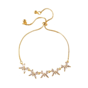 Elegantes goldnes Schmetterlingsarmband mit Zirkoniasteinen und Schiebeverschluss