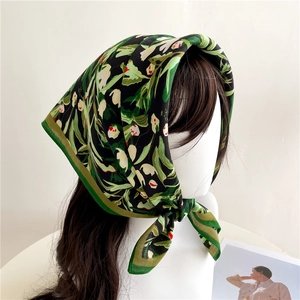 Floral Satin Square Scarf For Women Lightweight Polyester Bandana Headscarf Neck Scarf Elegant Botanical Pattern Accessory