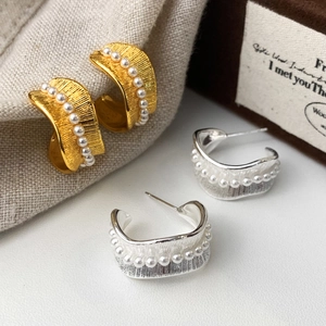 Vintage C-Shaped Earrings With Copper Post And Faux Artificial Pearl Brushed Texture French Style Elegant Jewelry For Women