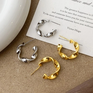 Boucles D Oreilles Tiges Torsadées Cuivre Métal Plaqué Géométrique Spirale Design Femmes Style Coréen Avec Tige En Cuivre