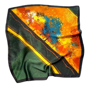 Carré de soie 70x70cm motif floral et feuilles avec paysages artistique orange et vert