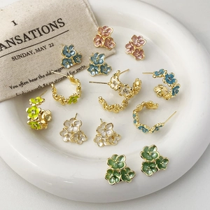 French Retro Floral Copper Earrings With Enamel Drip Oil 14K Gold Plating Vintage Flower Studs Hoops Jewelry For Women
