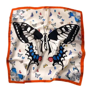 Carré de soie 70x70cm avec motif grand papillon et bordures orange vif élégantes