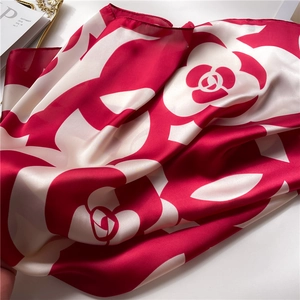 Elegant 70x70cm camellia silk scarf with red abstract rose pattern on white silk fabric