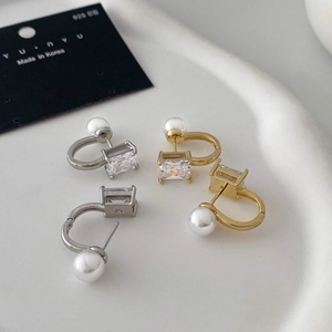U-shaped earrings with crystal shell pearls and square zircons in gold and silver plating